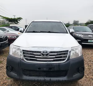 Toyota Hilux 2013 White