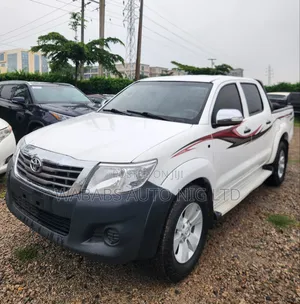 Toyota Hilux 2013 White