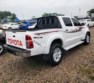 Toyota Hilux 2013 White