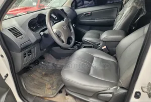 Toyota Hilux 2013 White