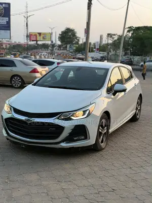 Chevrolet Cruze Premier Hatchback 2019 White