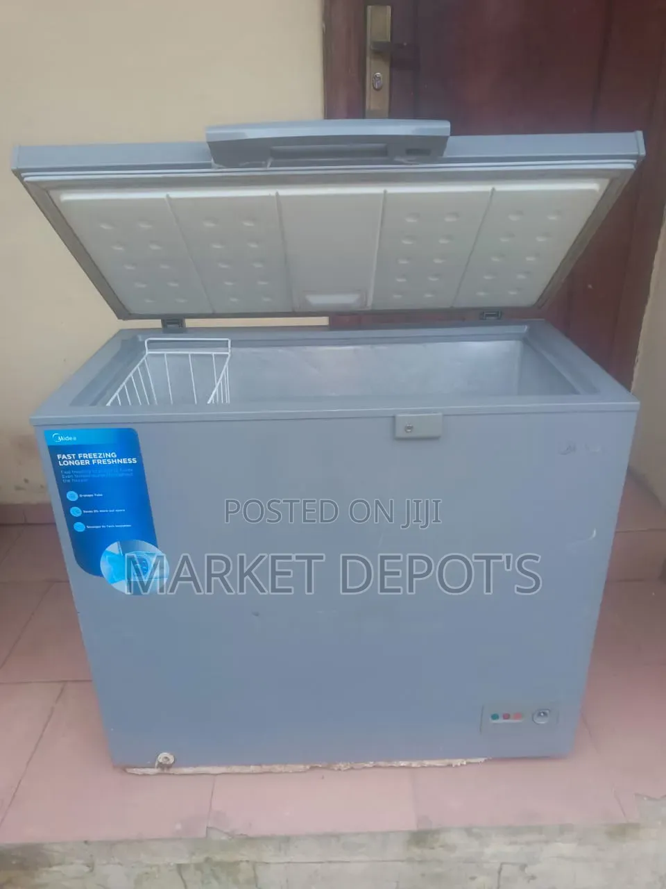 Midea 198l Deep Freezer