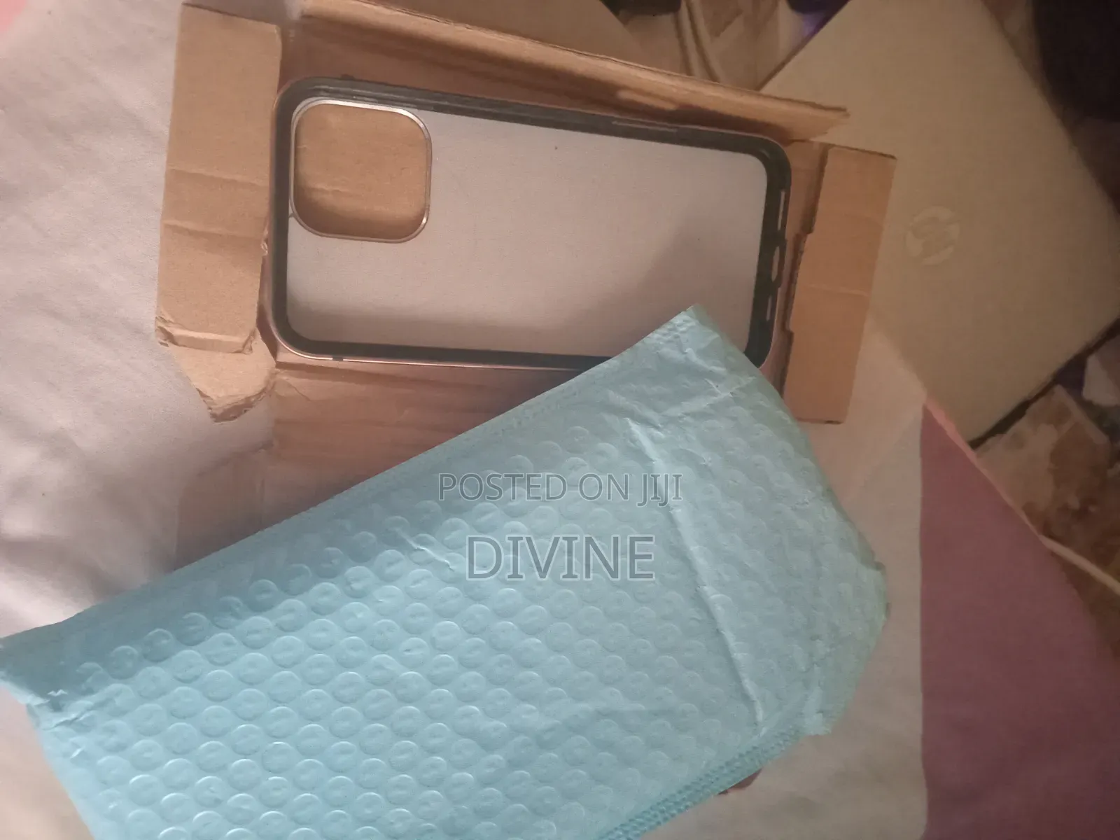 iPhone 16 Promax Pouch