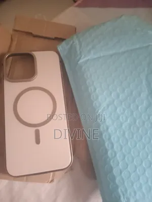 iPhone 16 Promax Pouch