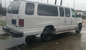 Ford E350 2010