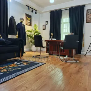 Vinyl Tiles Installer