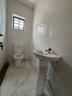 4bdrm Duplex in Onikoko Close, Agodi for rent