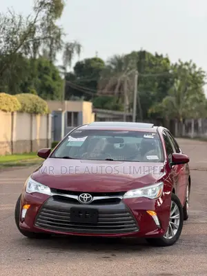 Toyota Camry XLE 4dr Sedan (2.5L 4cyl 6A) 2016 Maroon