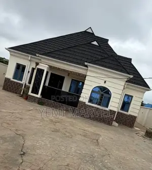 3bdrm Bungalow in Oloola, Asunle, Off for sale