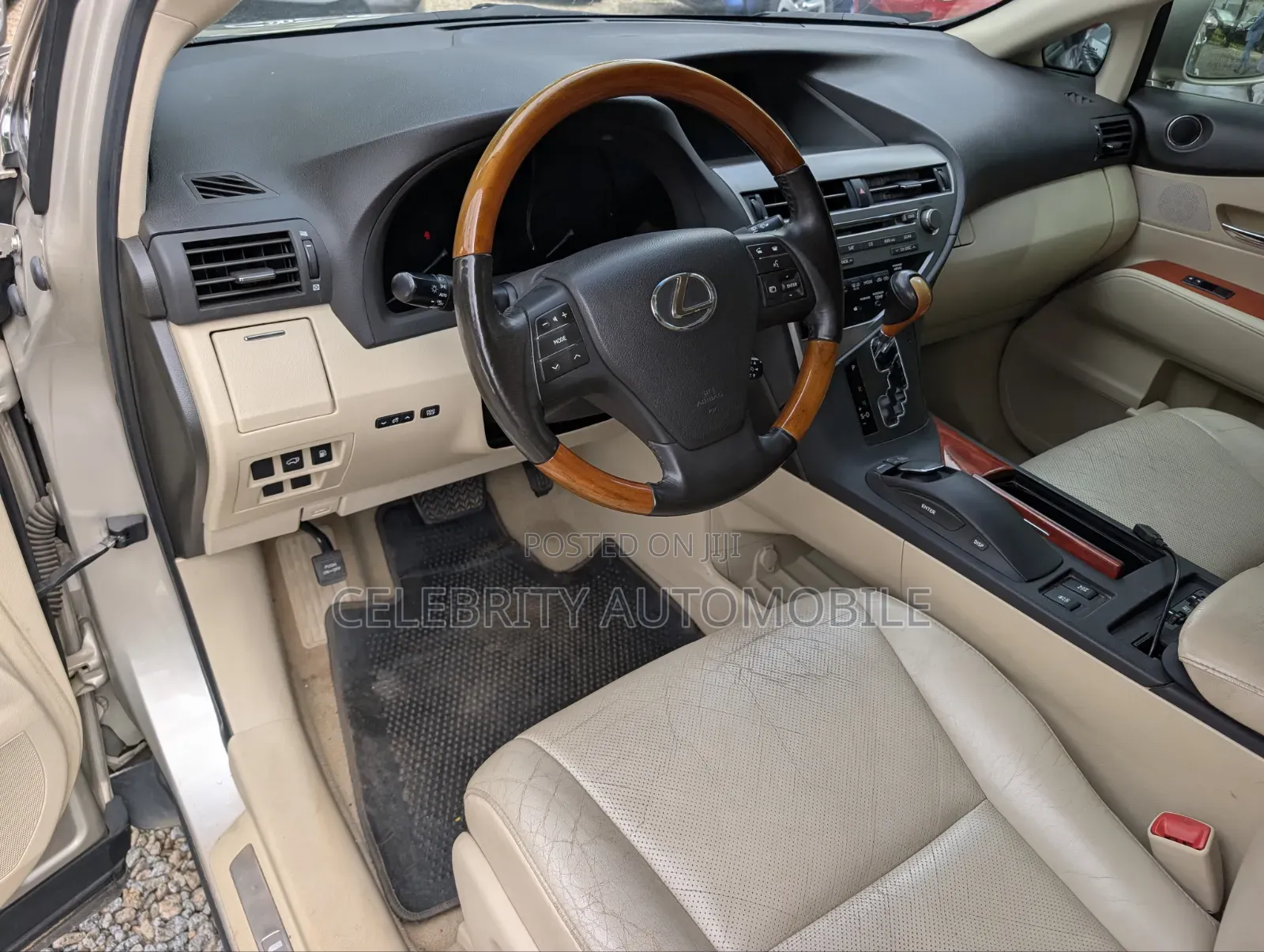 Lexus RX 2011 Gold