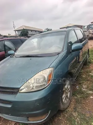 Toyota Sienna 2005 Blue