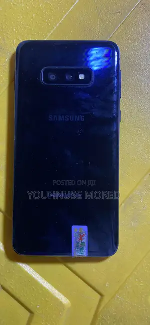 Samsung Galaxy S10e 128 GB Blue