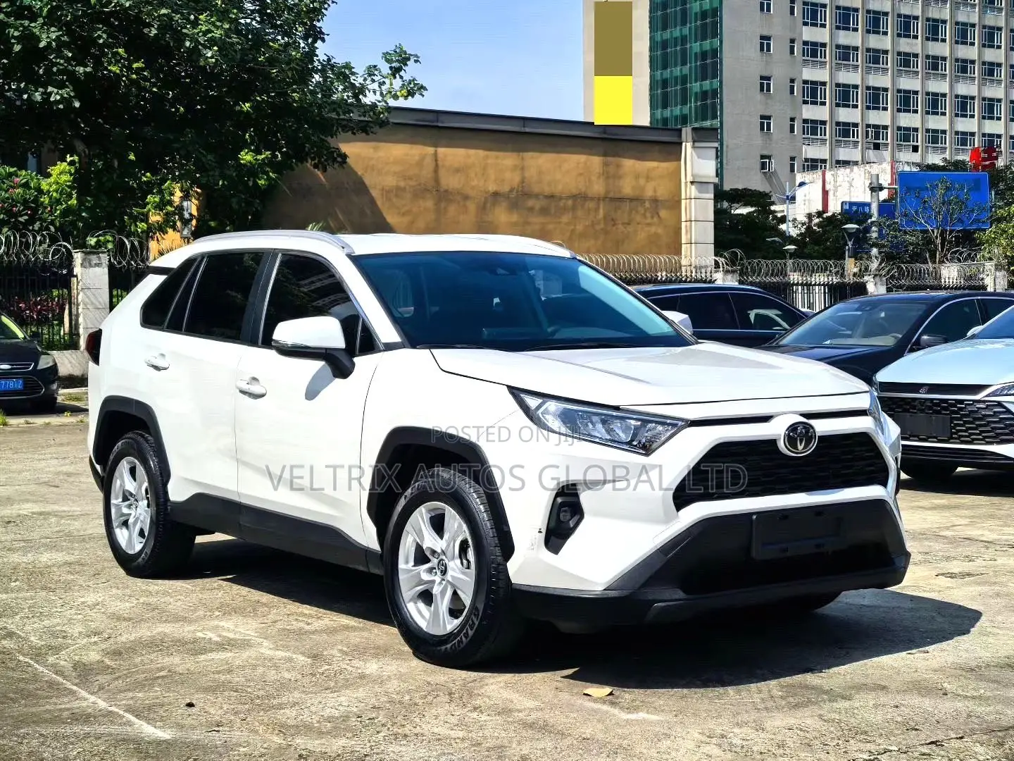 Toyota RAV4 Limited AWD 2023 White