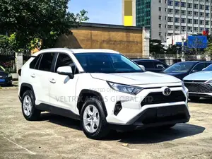 Toyota RAV4 Limited AWD 2023 White