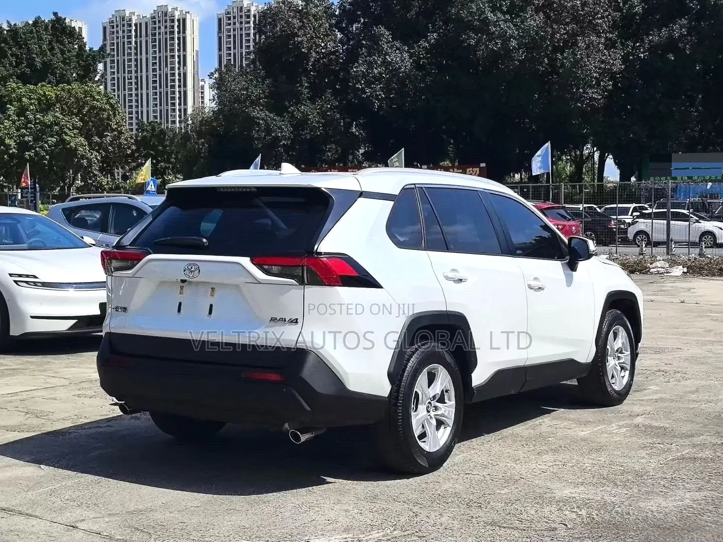 Toyota RAV4 Limited AWD 2023 White