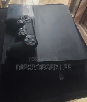 PlayStation 4 (Fat)