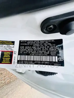 Toyota Camry XLE 4dr Sedan (2.5L 4cyl 6A) 2014 White