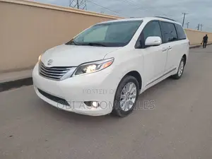 Toyota Sienna 2015 White