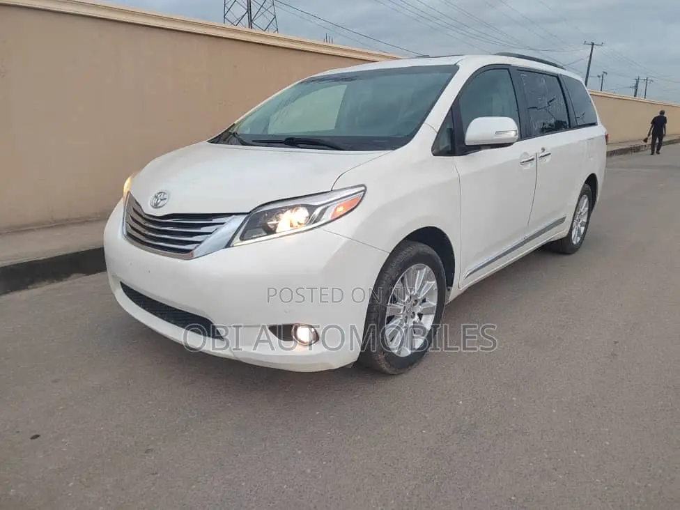 Toyota Sienna 2015 White