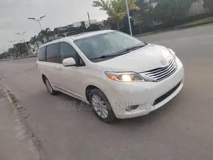 Toyota Sienna 2015 White
