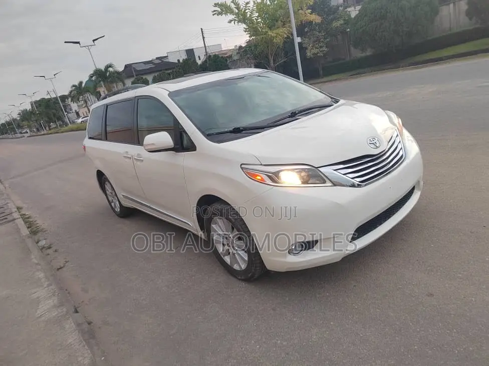 Toyota Sienna 2015 White