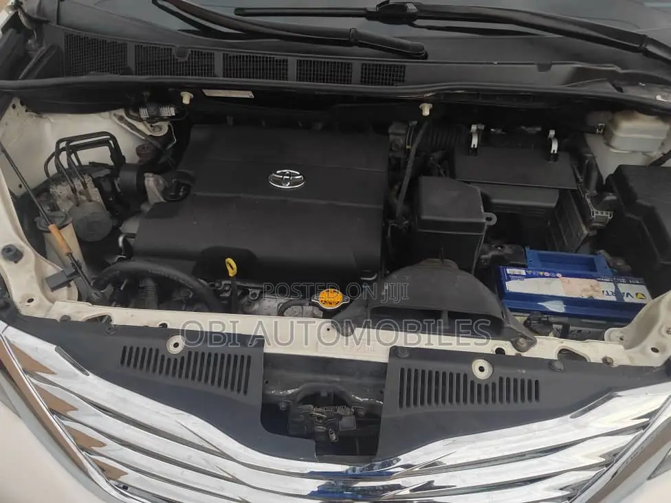 Toyota Sienna 2015 White