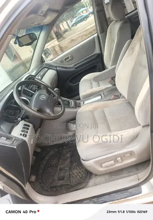 Toyota Highlander 2004 Gold