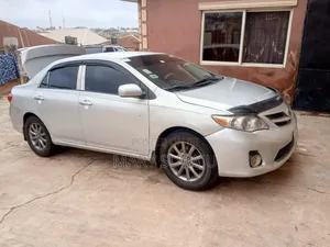 Toyota Corolla 2012 White