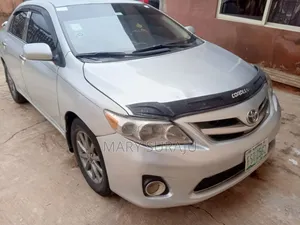 Toyota Corolla 2012 White