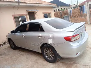 Toyota Corolla 2012 White