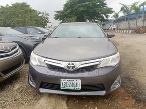 Toyota Camry LE 4dr Sedan (2.5L 4cyl 6A) 2014 Gray