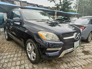 Mercedes-Benz M Class ML350 4dr SUV (3.5L 6cyl 7A) 2014 Blue
