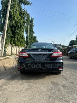 Toyota Corolla LE 4dr Sedan (1.8L 4cyl 4A) 2013 Black