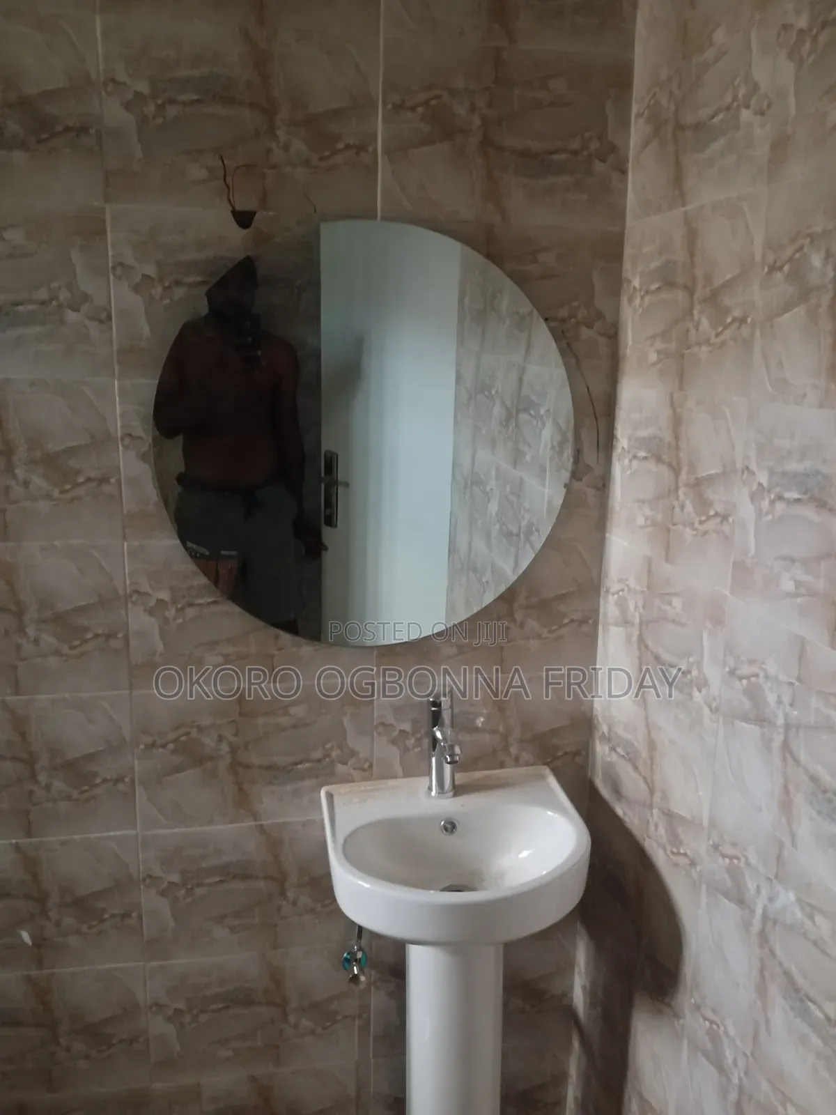 Rounded Mirror