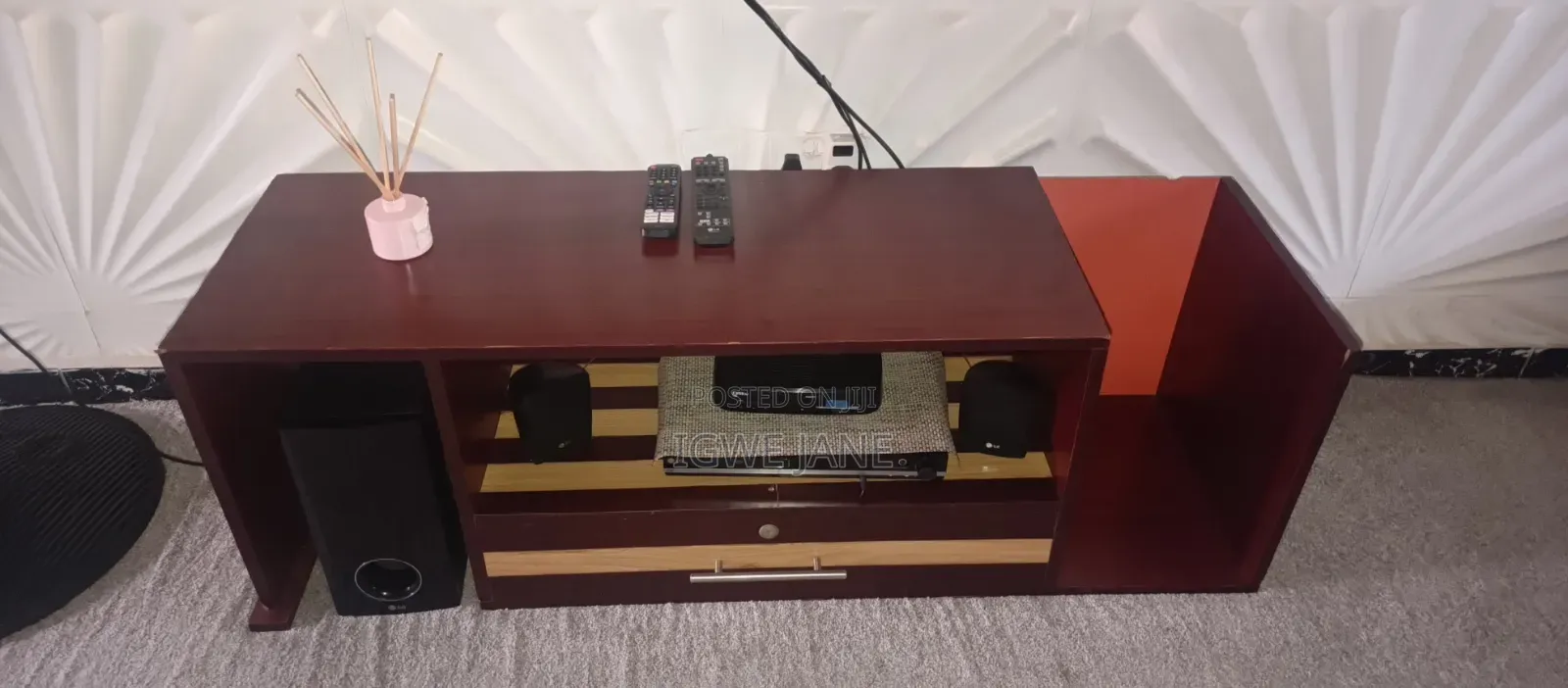 TV Shelve