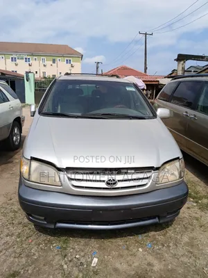 Toyota Sienna 2002 Gold