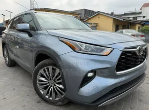 Toyota Highlander 2022 Blue
