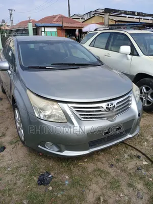 Toyota Avensis 2010 Gray