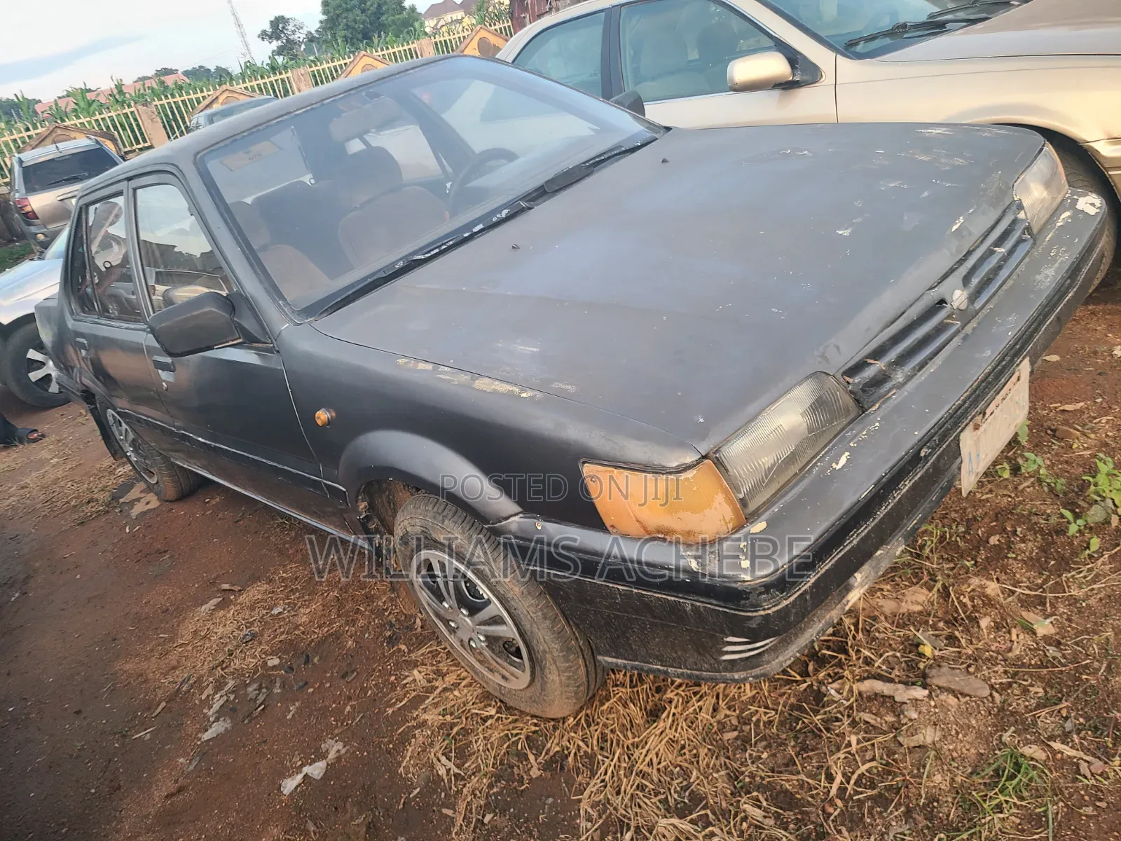 Nissan Sunny 2000 Gray