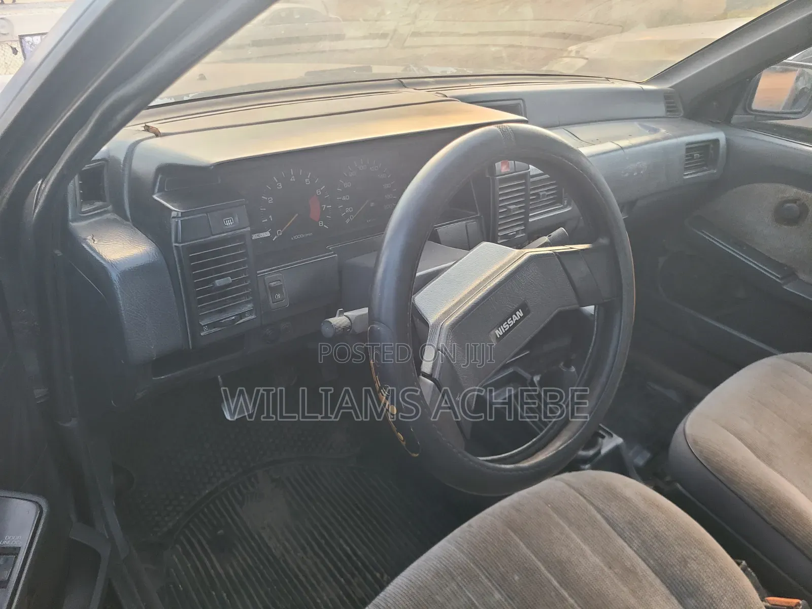 Nissan Sunny 2000 Gray
