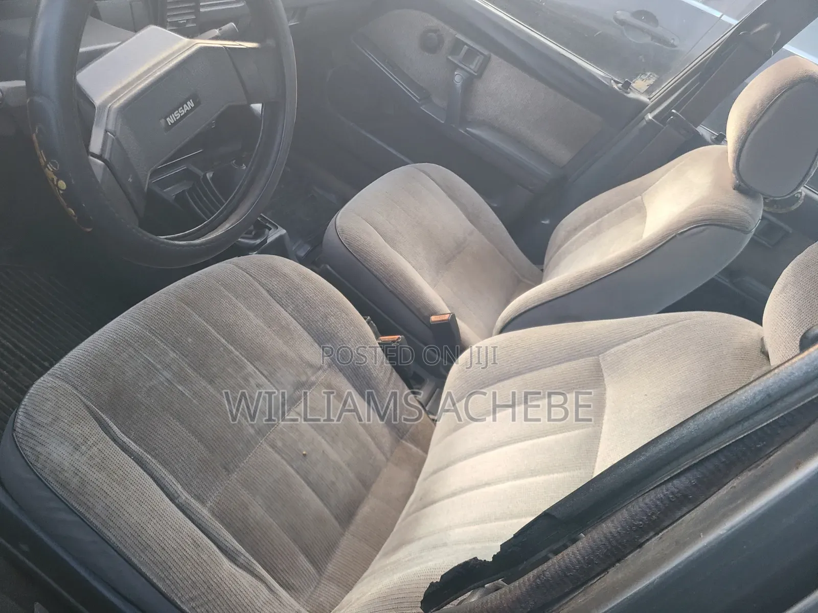 Nissan Sunny 2000 Gray