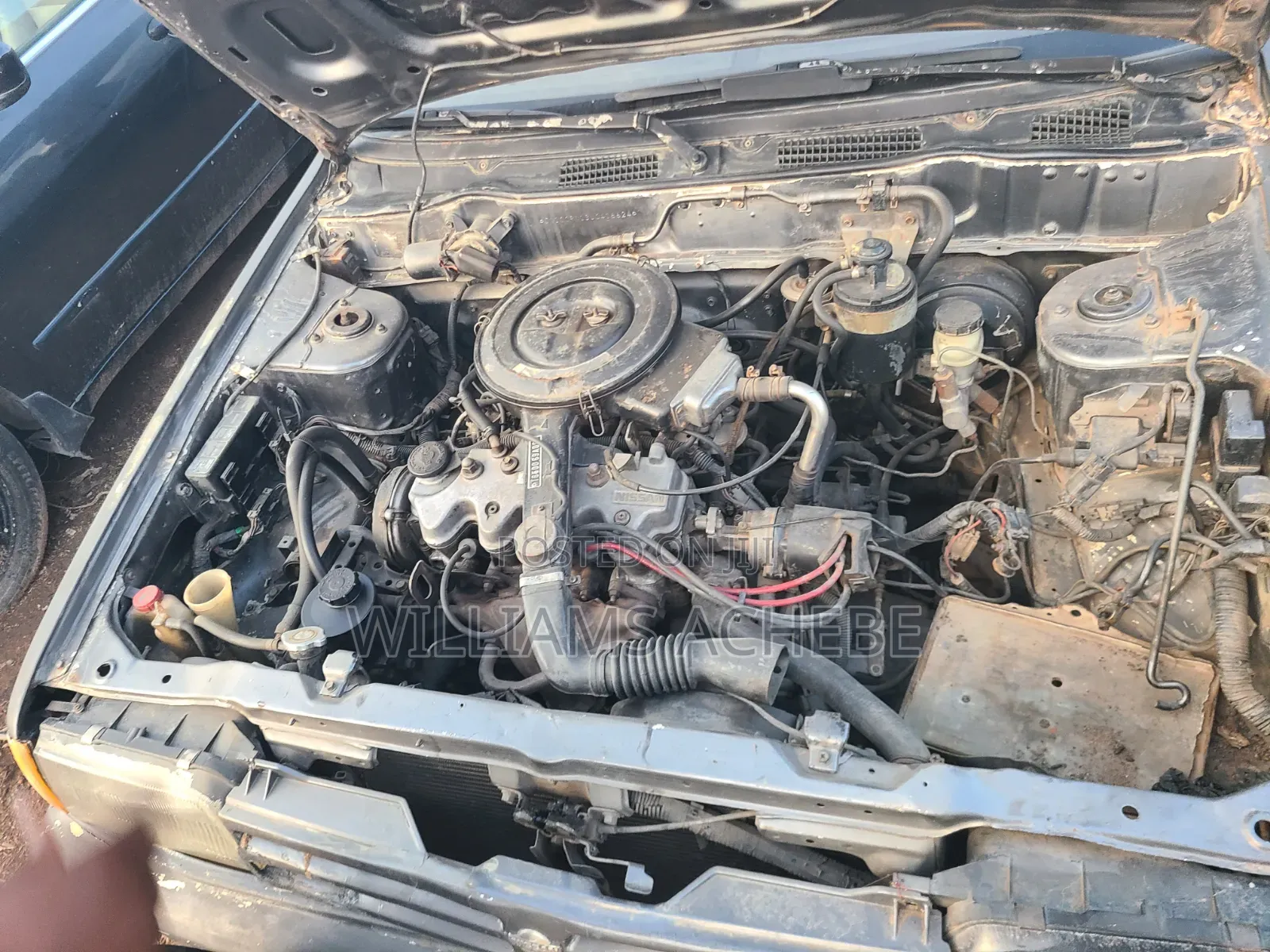 Nissan Sunny 2000 Gray
