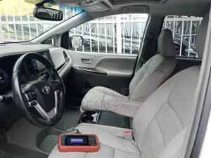Toyota Sienna 2017 White
