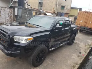 Toyota Tacoma SR5 2021 Black