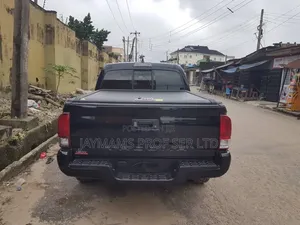 Toyota Tacoma SR5 2021 Black