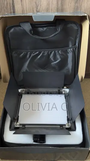 Neewer LED Professional Light With Stand
