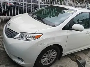 Toyota Sienna 2017 White