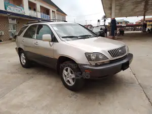 Lexus RX 300 4WD 2000 Gold