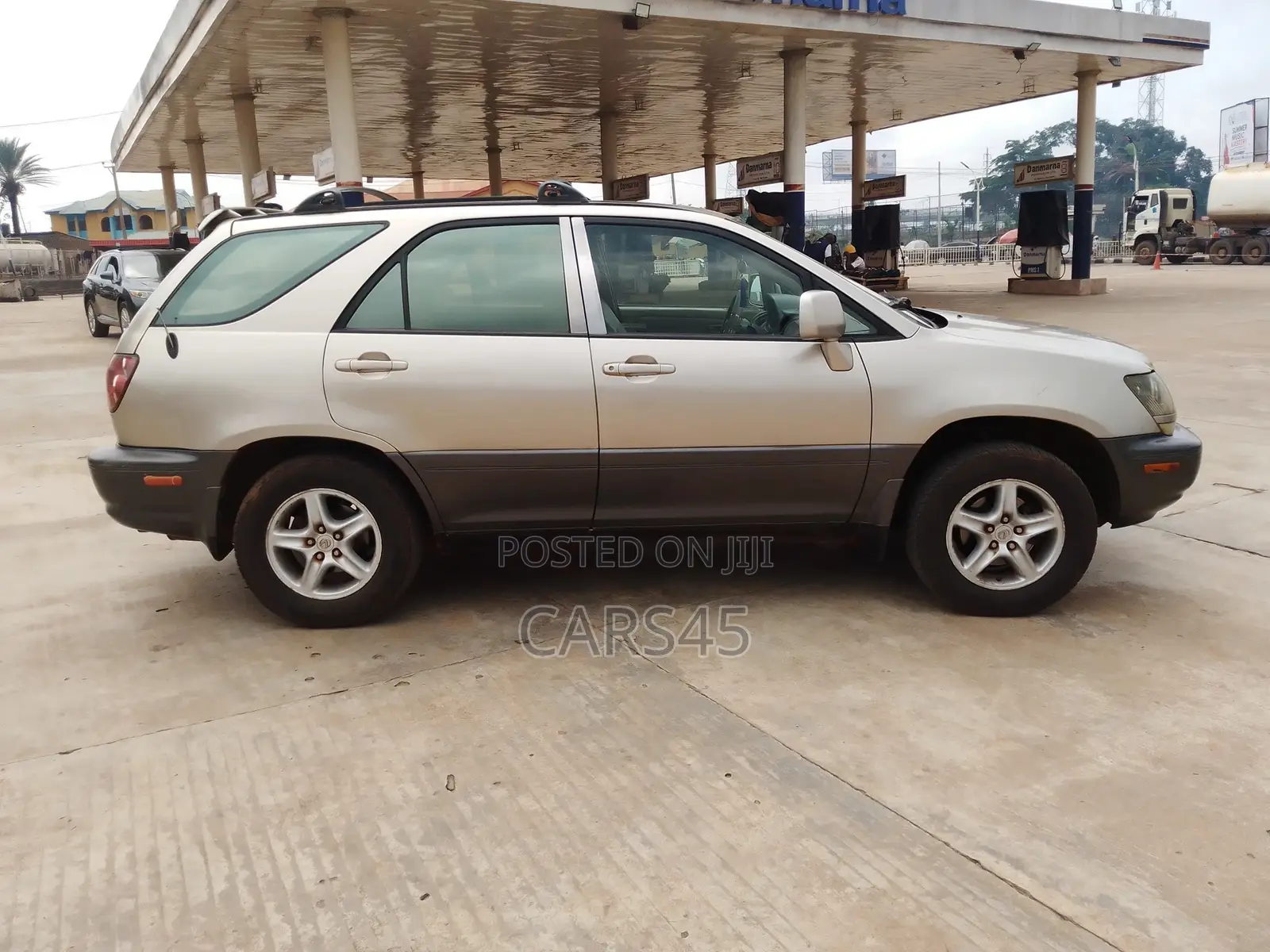 Lexus RX 300 4WD 2000 Gold