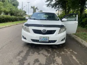 Toyota Corolla LE 4dr Sedan (1.8L 4cyl 4A) 2010 White